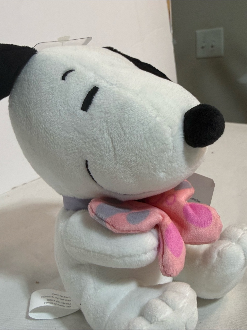 Hallmark Peanuts Snoopy Plush Holding Pink Butterfly 6" MJM3274 2024 NWT - Picture 1 of 7